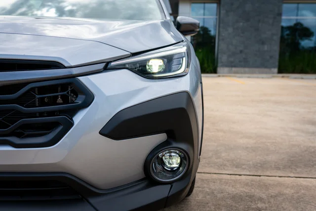 New 2026 Ice Silver Metallic Subaru Limited Hybrid image 3