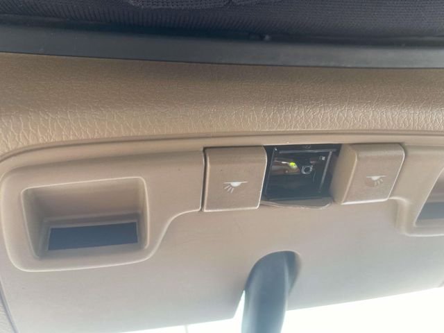Used 1999 White Volvo Base image 19