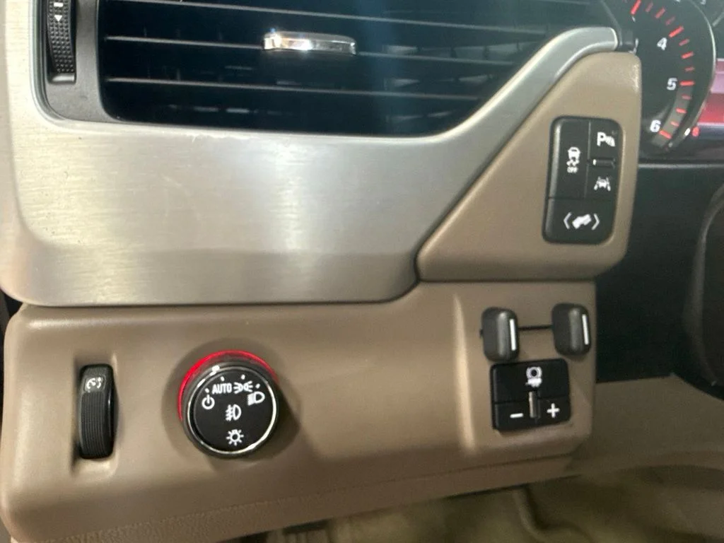Used 2016 Sparkling Silver Metallic GMC SLT image 26