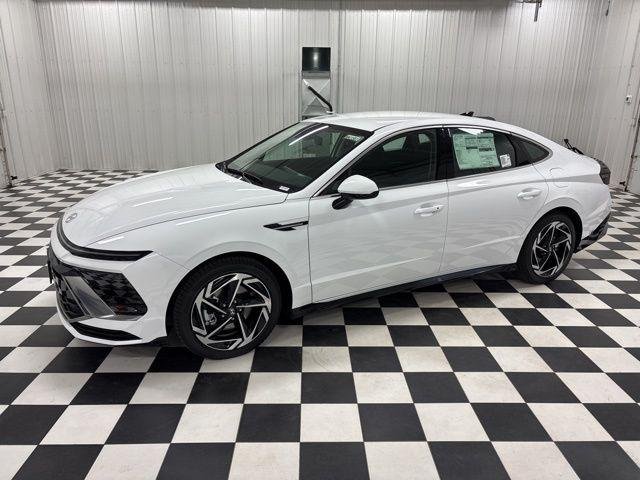 New 2026 White Hyundai SEL Sport image 1