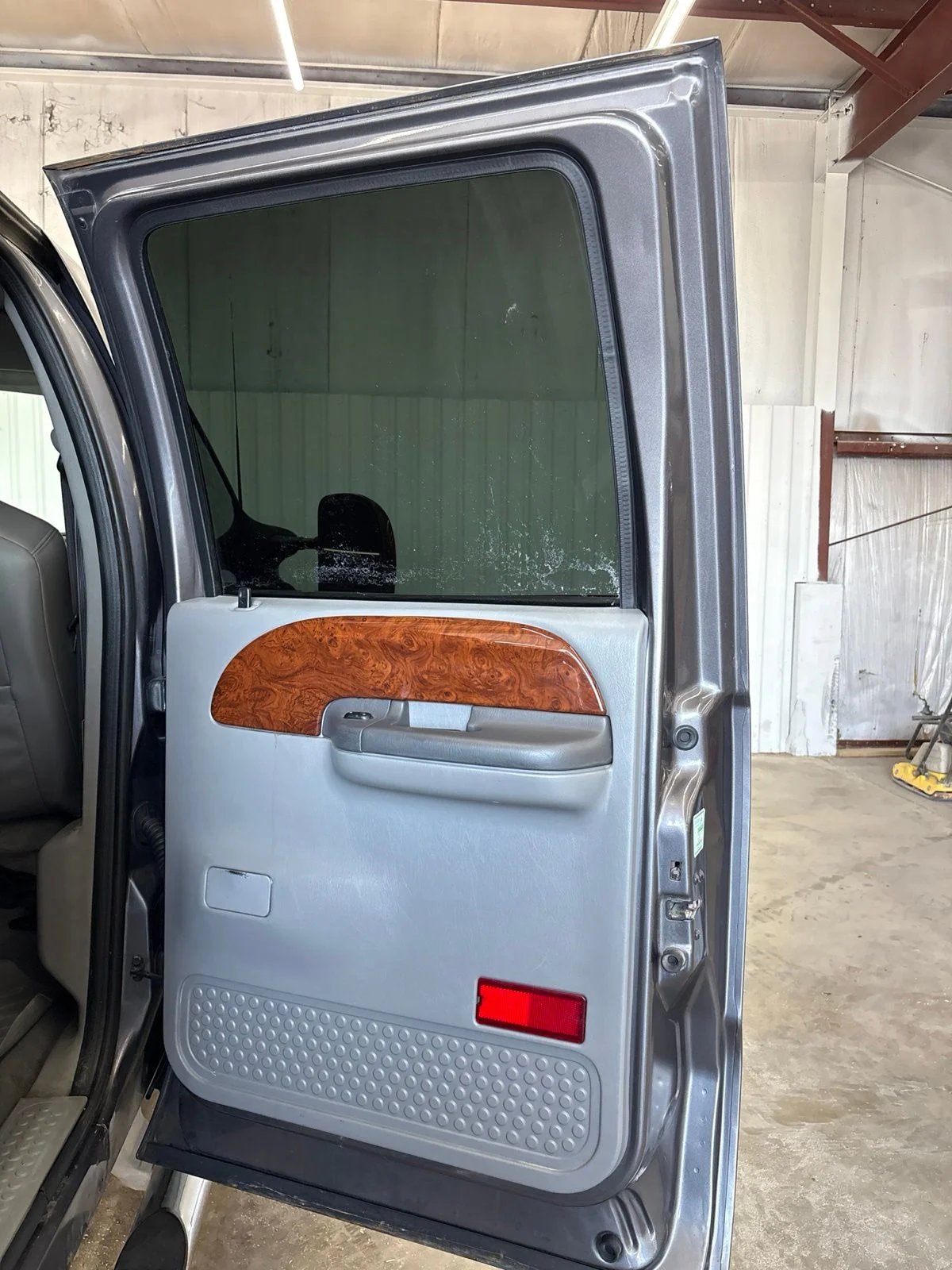 Used 2003 Gray Ford Lariat image 16