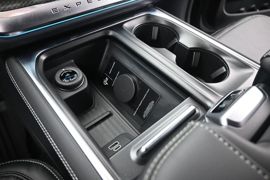 New 2027 Agate Black Metallic Ford Platinum image 17