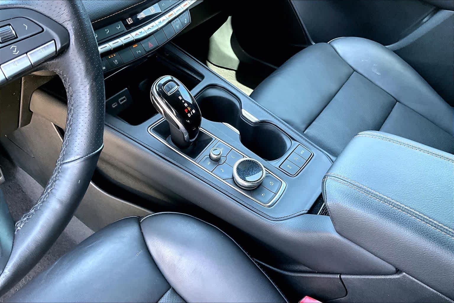 Used 2020 Radiant Silver Metallic Cadillac FWD Sport image 17