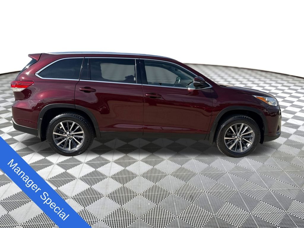 Used 2019 Red Toyota XLE image 7