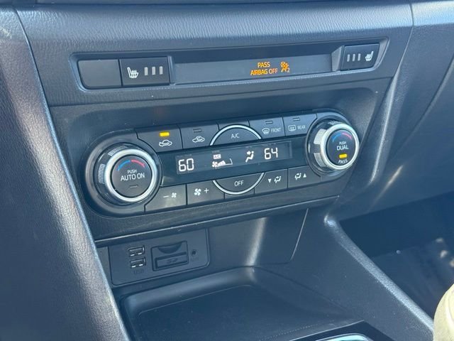 Used 2017 Snowflake White Pearl Mazda Touring 2.5 image 18