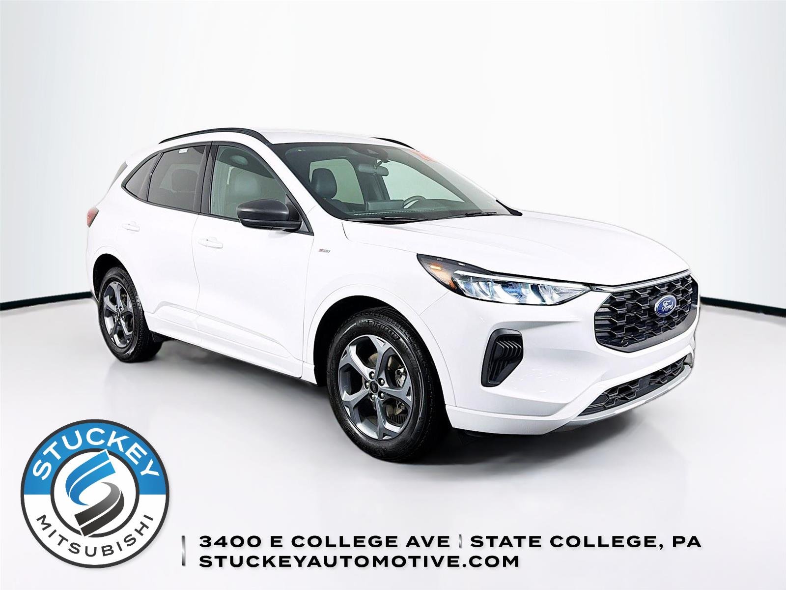 Used 2023 Oxford White Ford ST-Line image 1