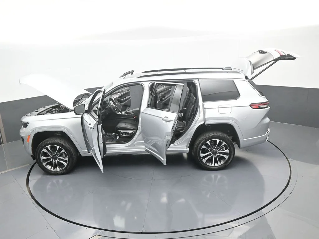 Used 2024 Silver Zynith Jeep Overland image 77
