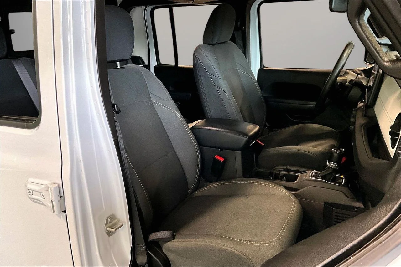 Used 2024 White Jeep Willys image 22