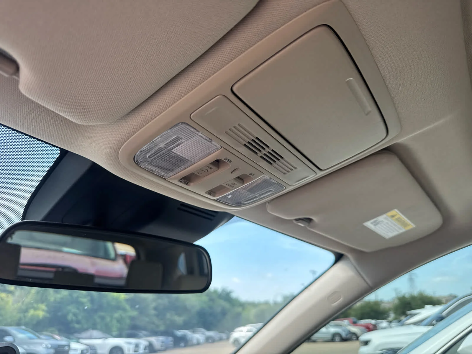 Used 2018 White Diamond Pearl Honda EX image 14