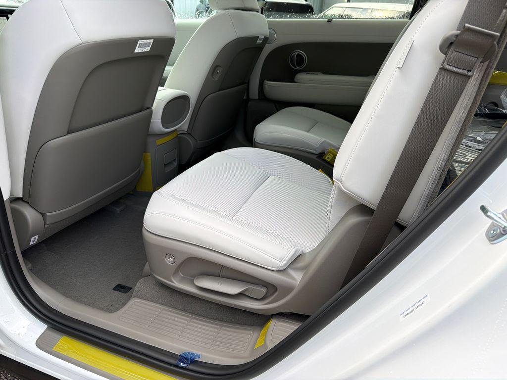 New 2026 White Hyundai Blue SEL Premium 7P image 21