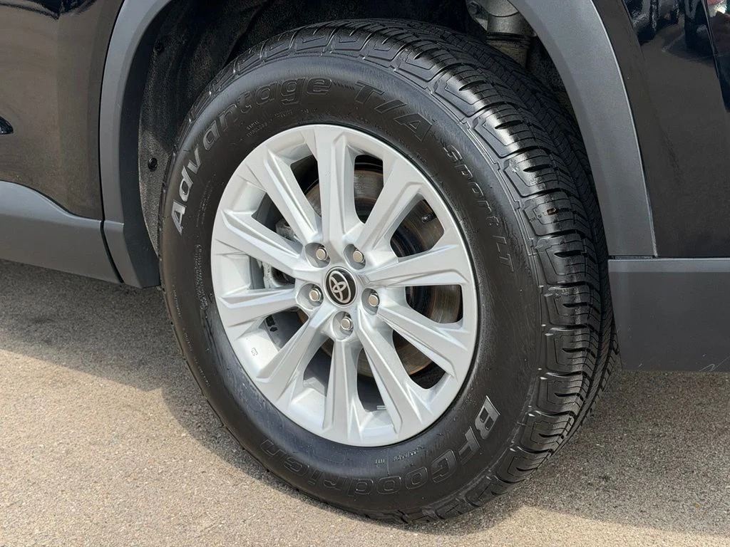 Used 2025 Black Toyota XLE image 26