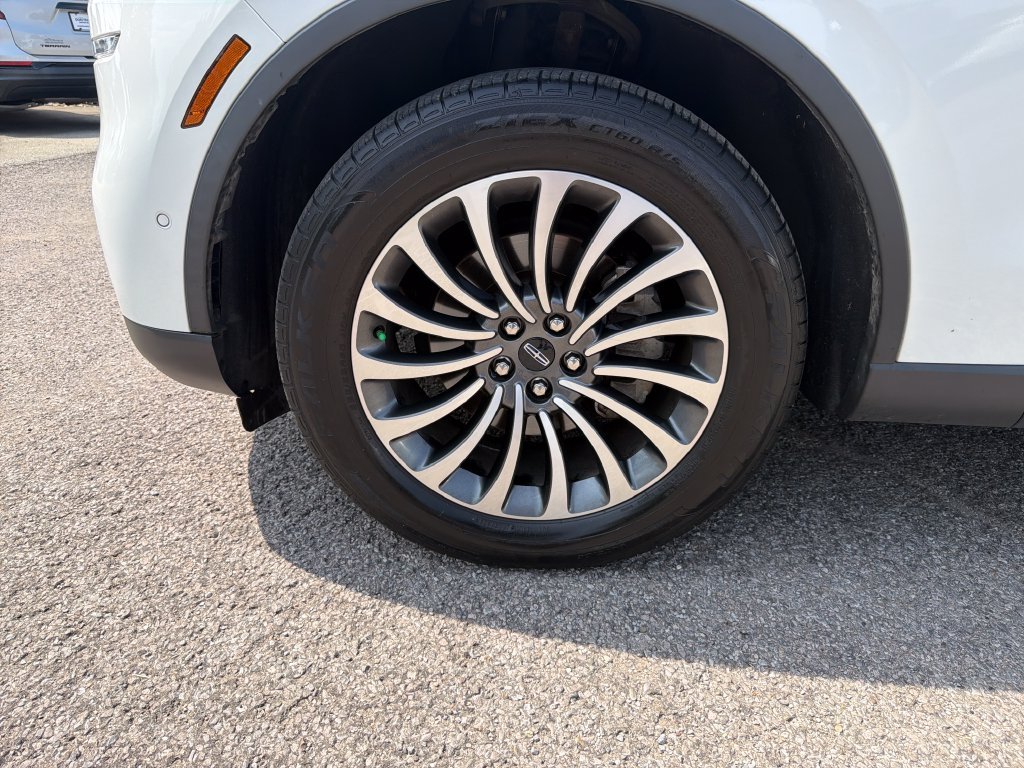 Used 2020 White Lincoln Reserve image 11