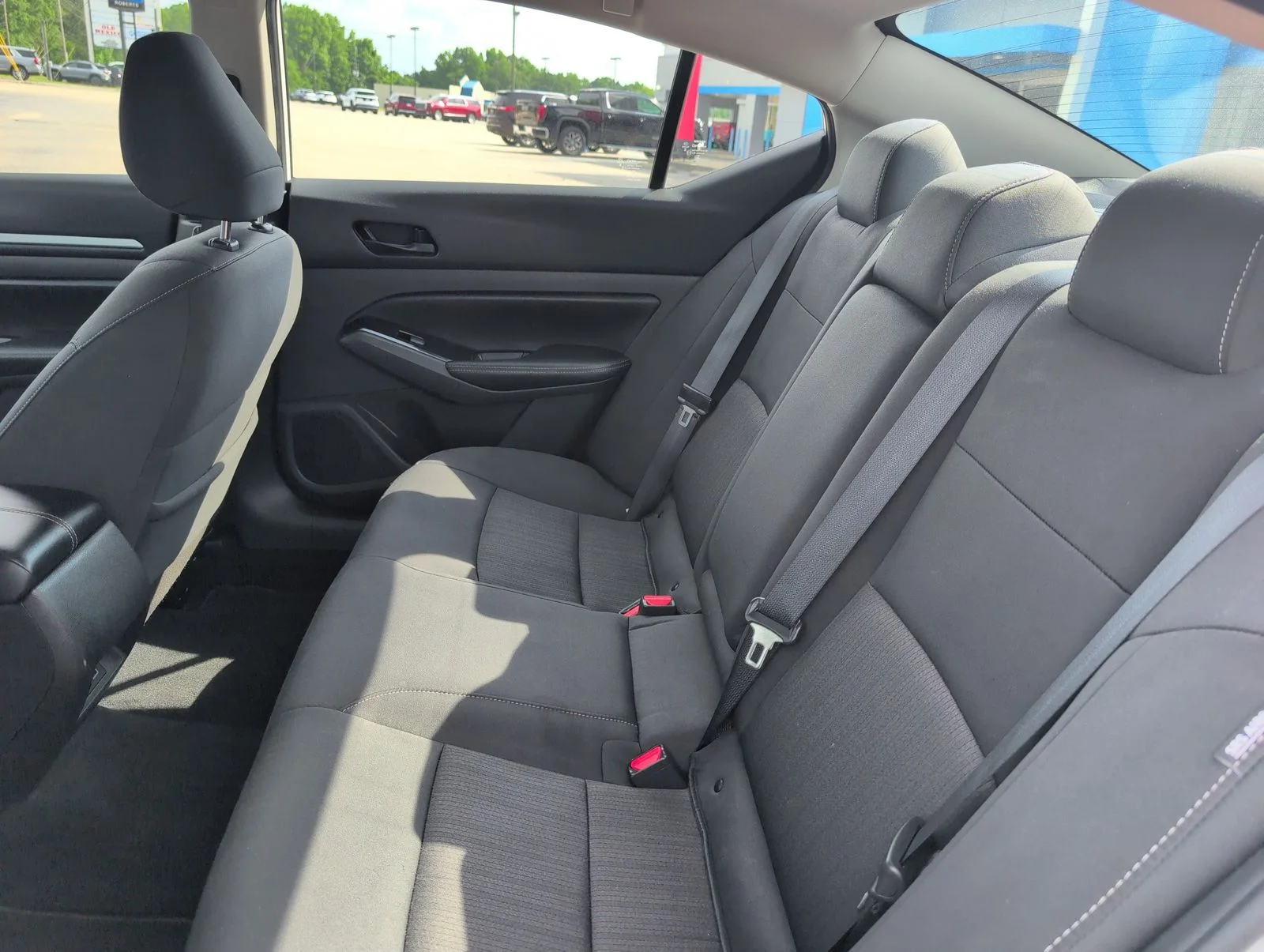 Used 2023 White Nissan 2.5 SV image 31