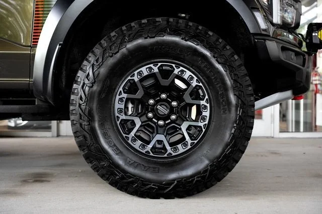 Used 2024 Shelter Green Ford Raptor image 15