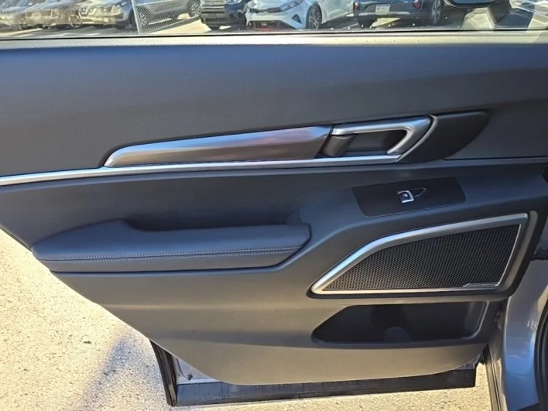 Used 2024 Silver Kia S image 27