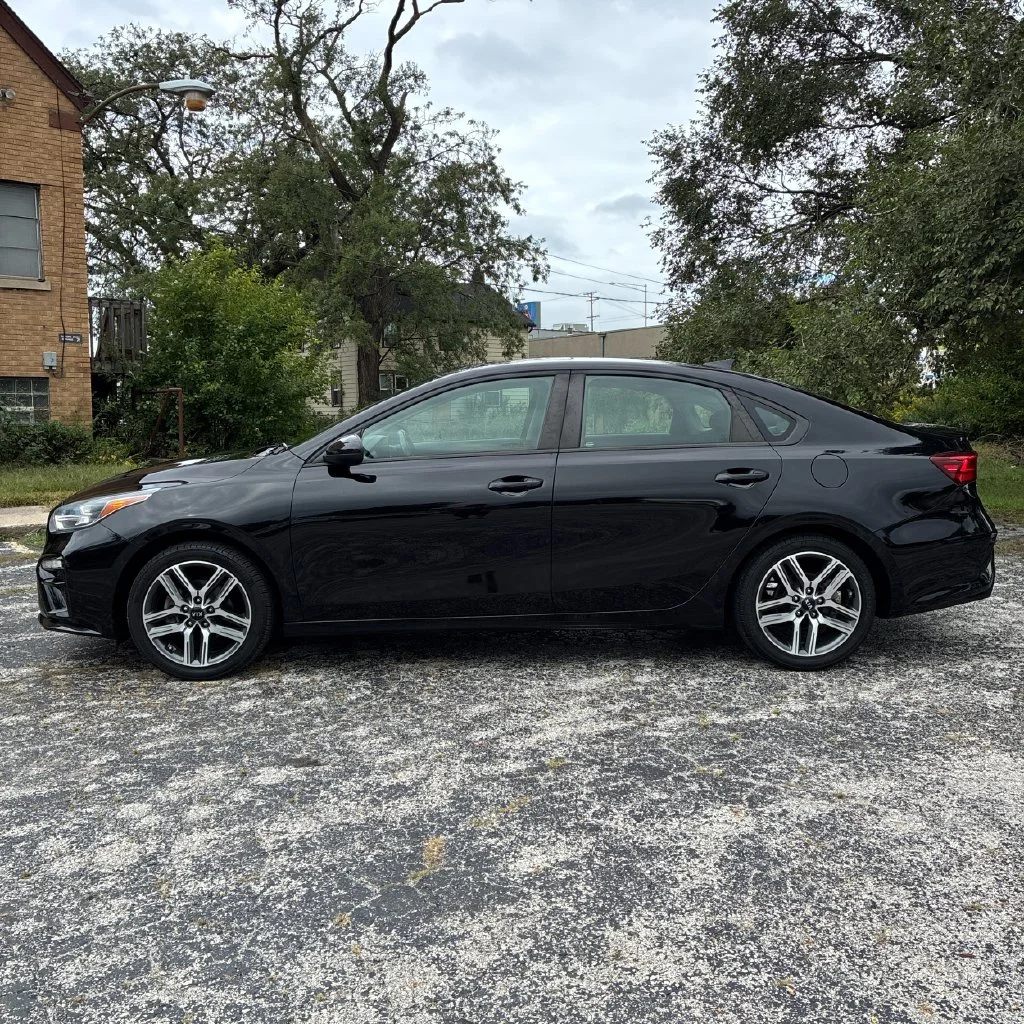 Used 2019 Aurora Black Kia S image 6