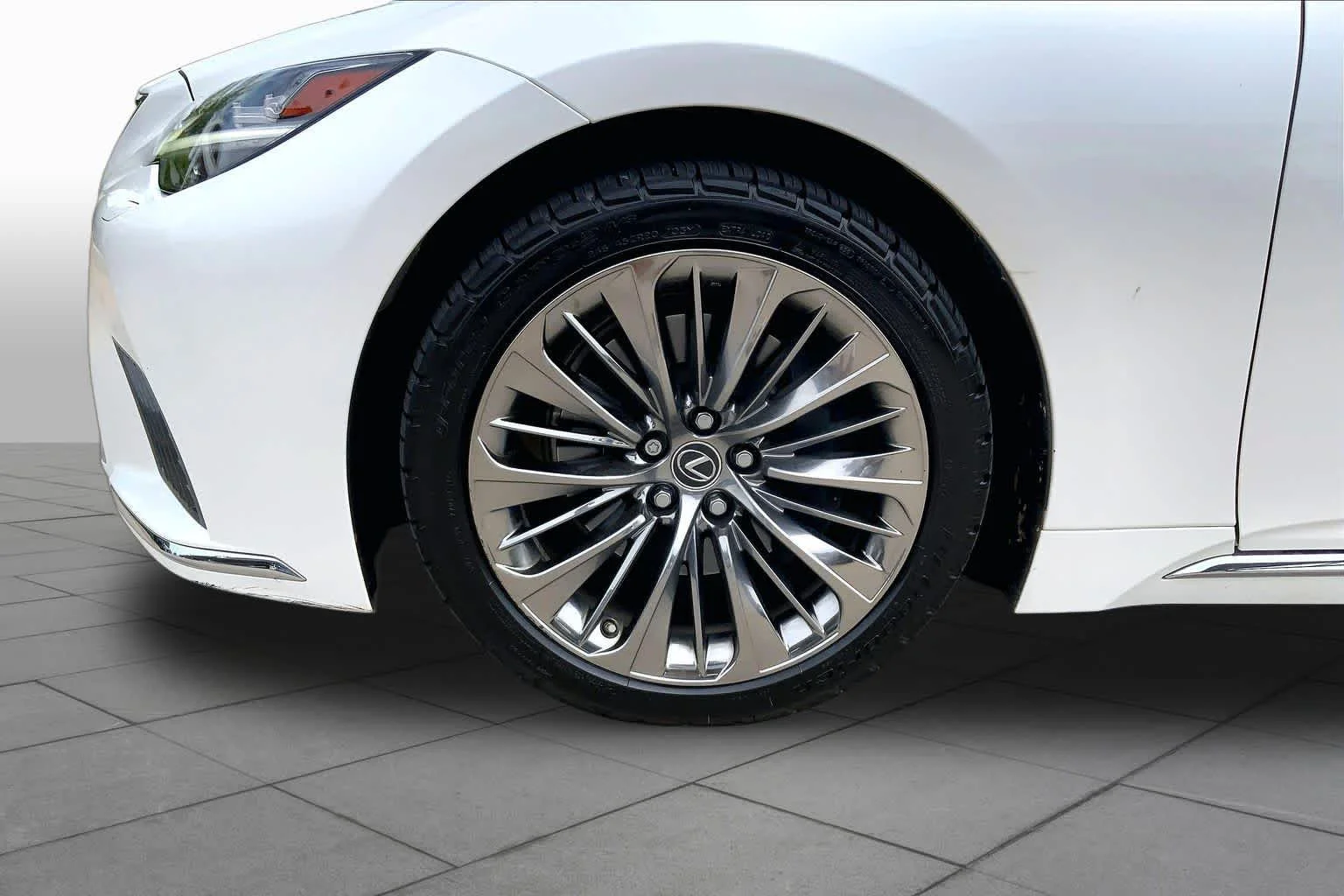 Used 2022 Eminent White Pearl Lexus  image 10