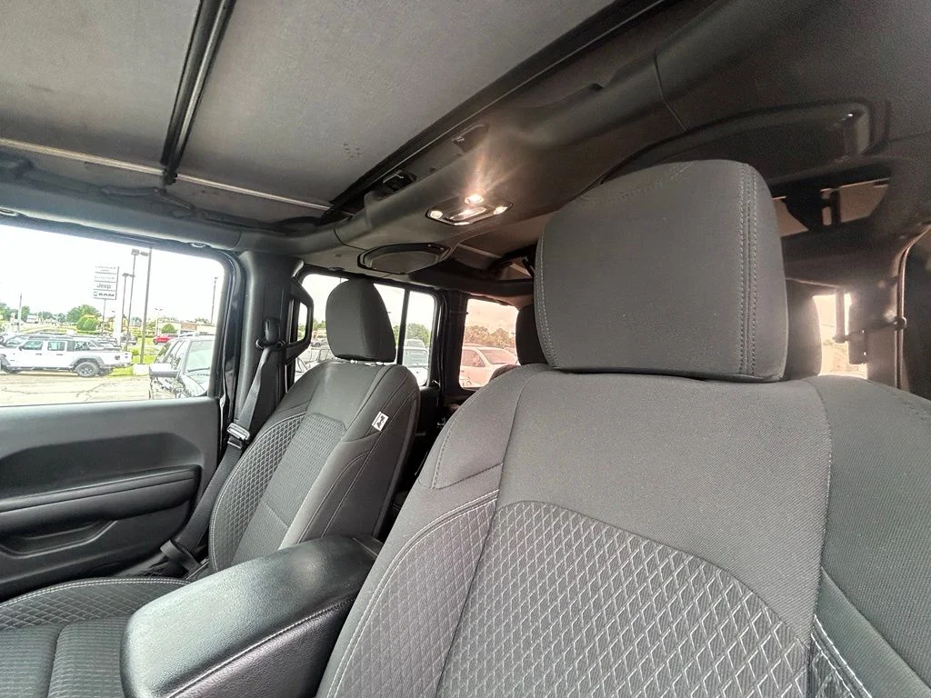 Used 2021 Black Jeep Unlimited Sport S image 11