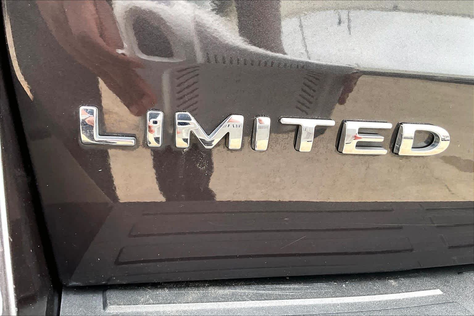 Used 2024 Dark Matter Gray Ford Limited image 10