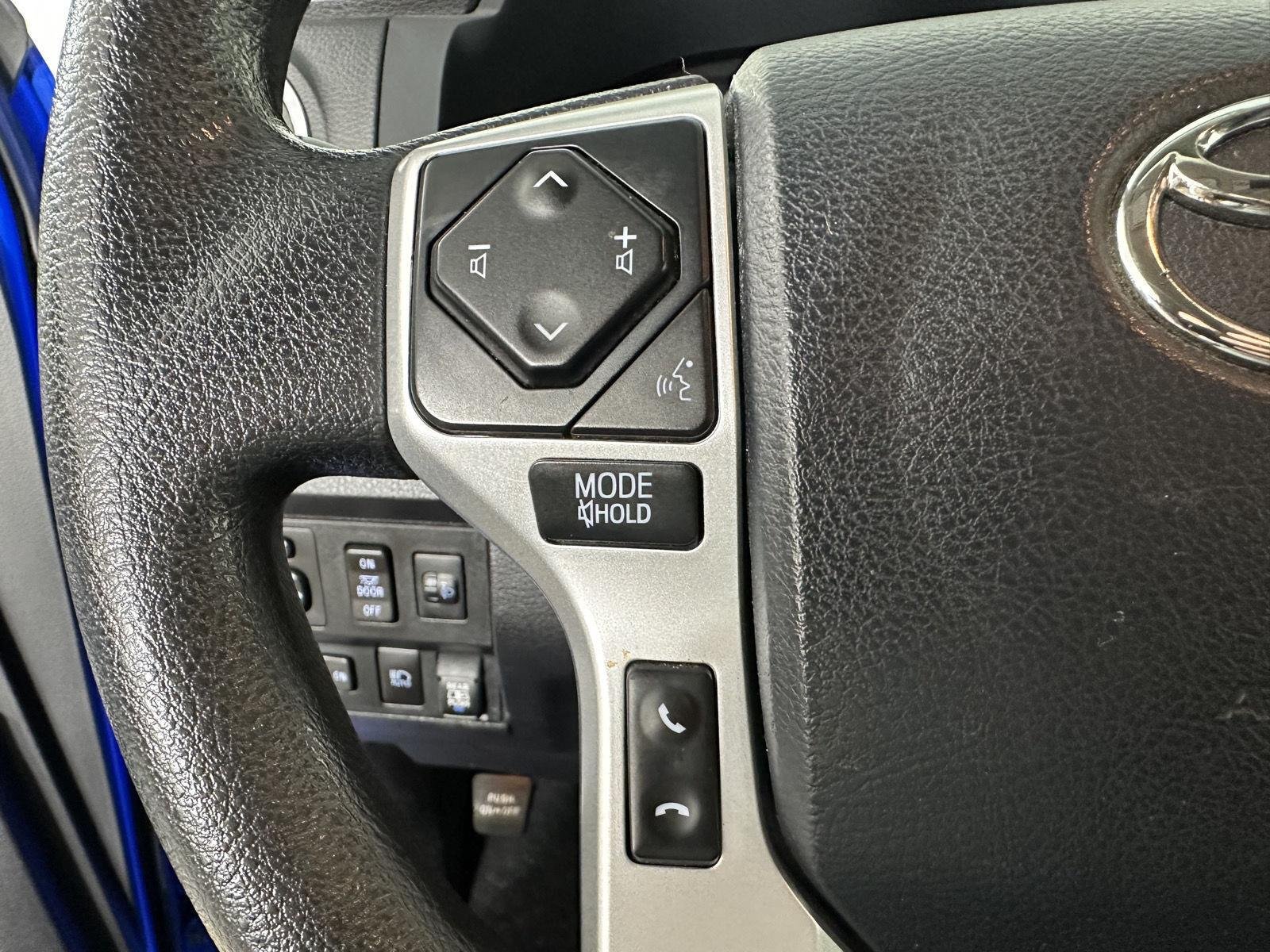 Used 2020 Voodoo Blue Toyota SR5 image 39