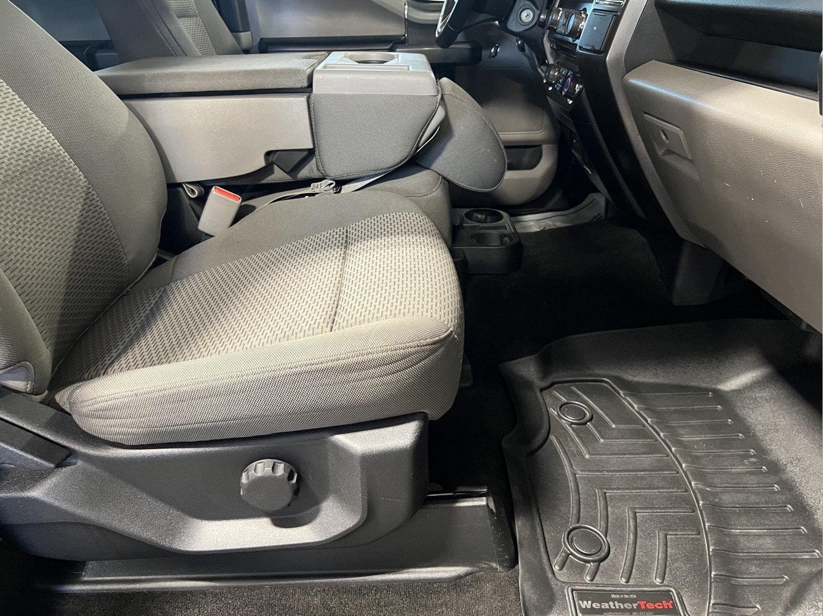 Used 2015 Blue Jeans Metallic Ford XLT image 15