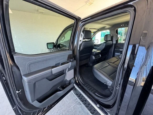 Used 2023 Black Ford Lariat image 27