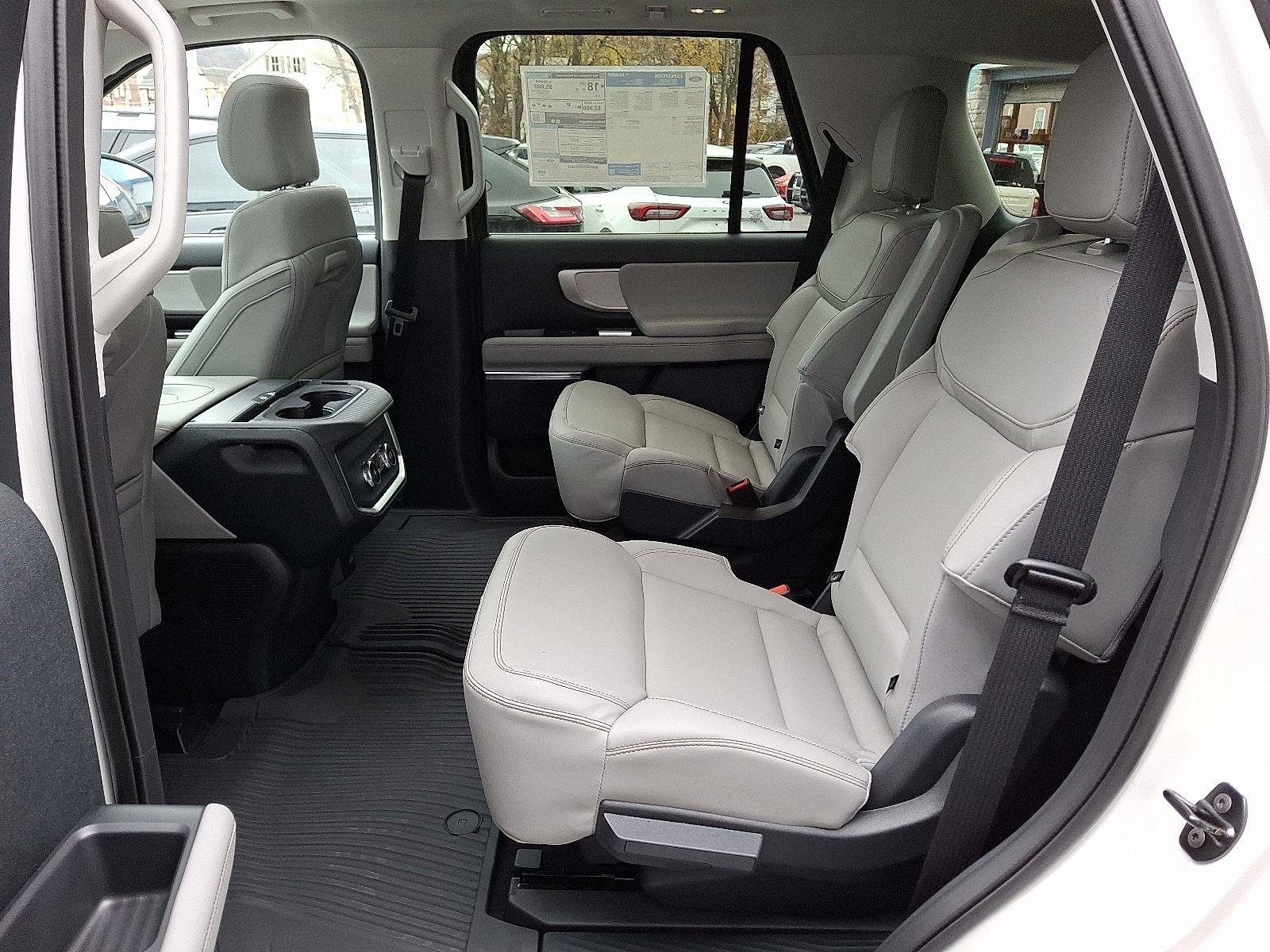 New 2025 Star White Metallic Tri-Coat Ford Active image 7
