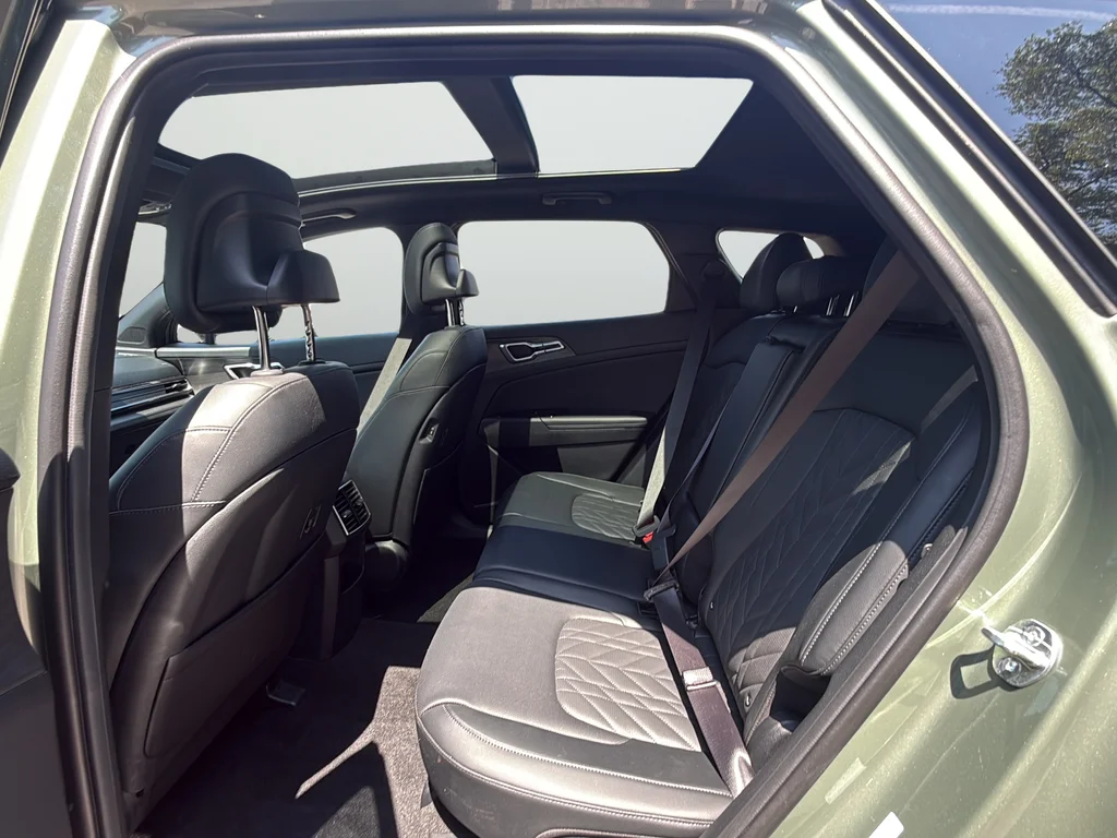 Used 2024 Green Kia X-Line image 27