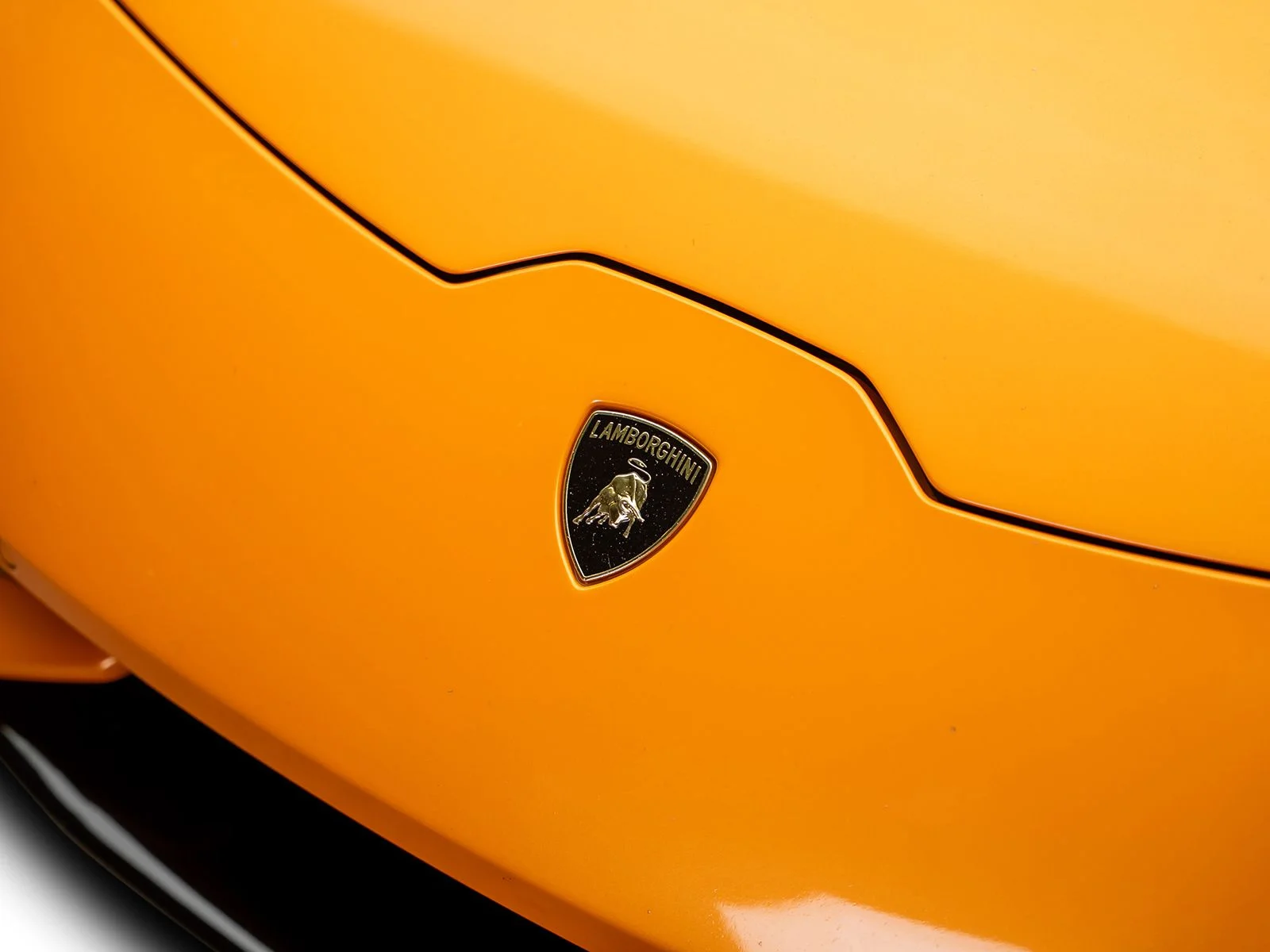 Used 2015 Orange Lamborghini LP610-4 image 5