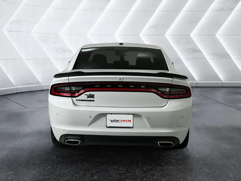Used 2019 White Dodge SXT image 5