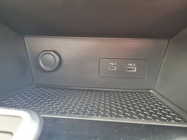Used 2025 White Nissan SV image 25