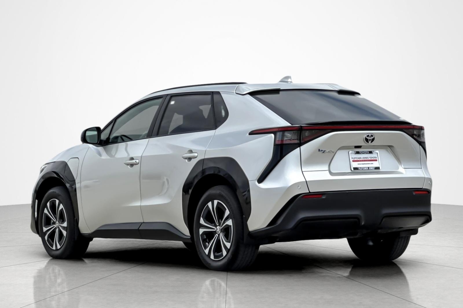 Used 2024 SILVER METALLIC Toyota XLE image 3
