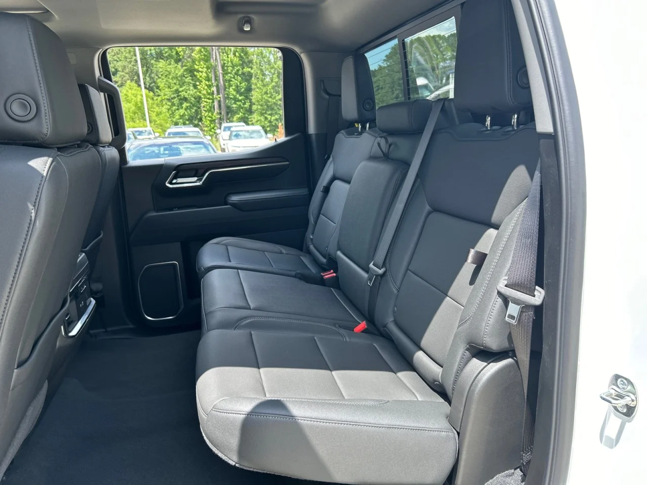 2026 GMC Sierra 1500 SLT - Photo 18