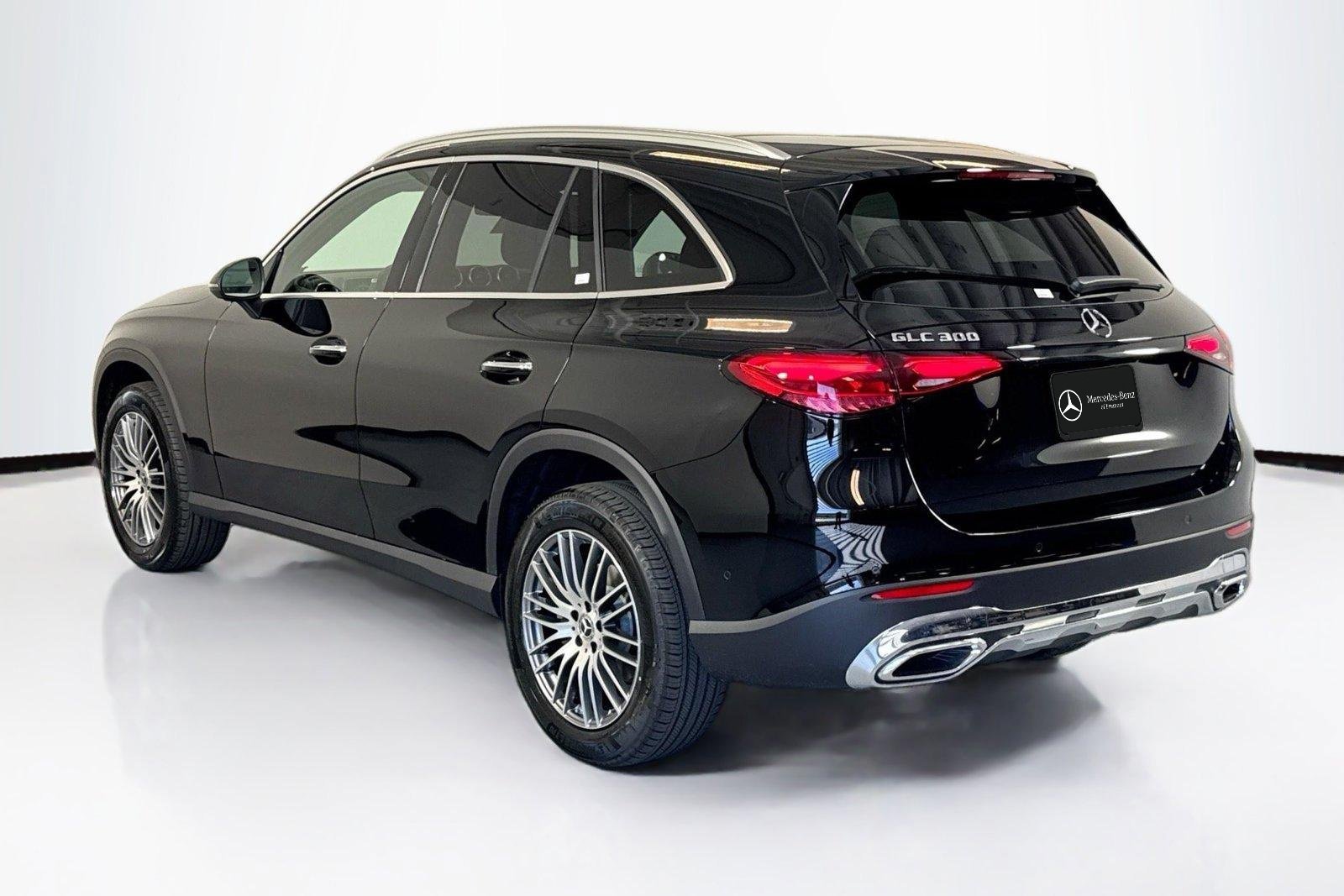 New 2026 Black Mercedes-Benz GLC 300 image 7