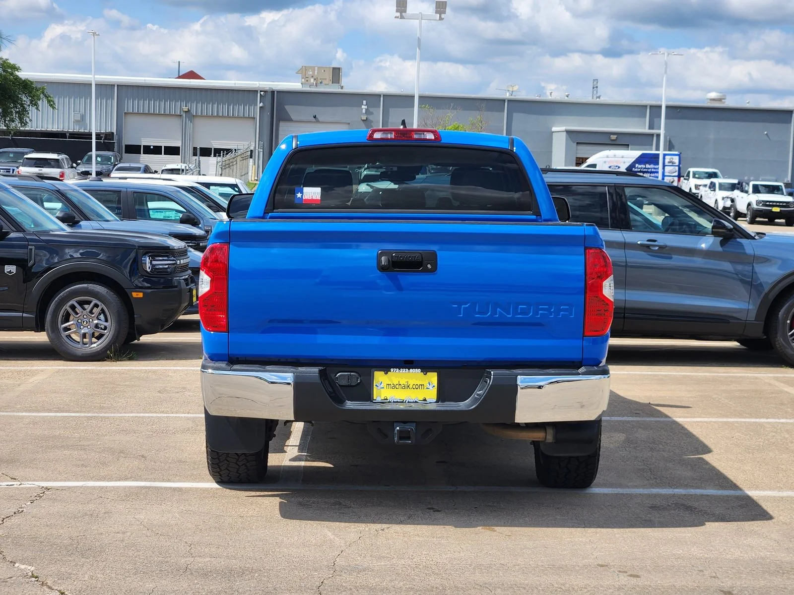 Used 2020 Blue Toyota SR5 image 5
