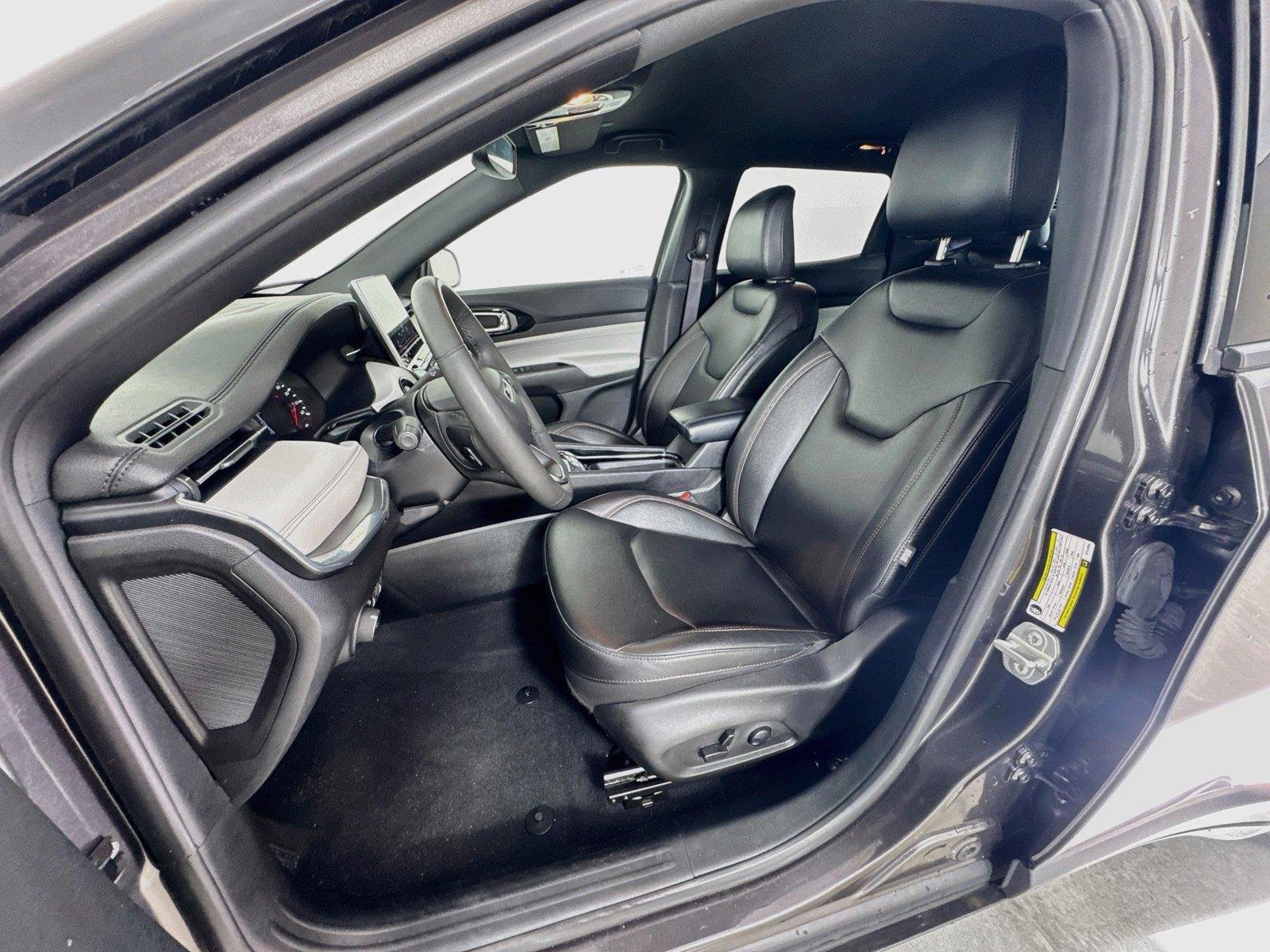 Used 2024 Black Clearcoat Jeep Limited image 19