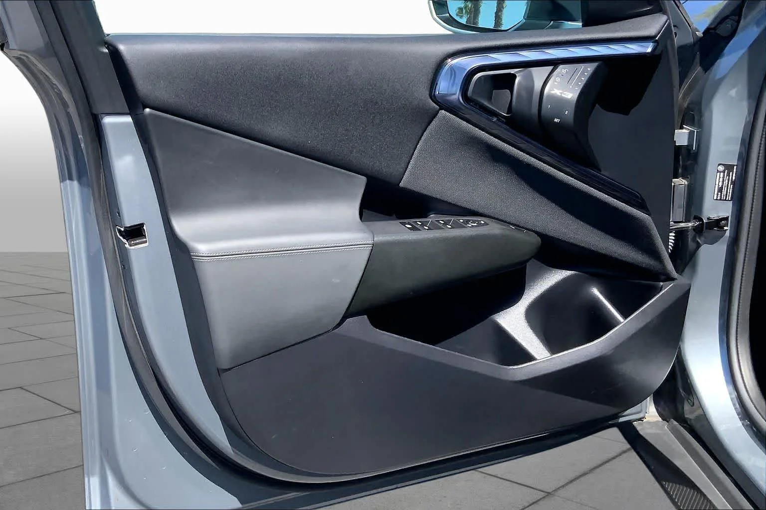 Used 2025 Skyscraper Gray Metallic BMW 30 xDrive image 21
