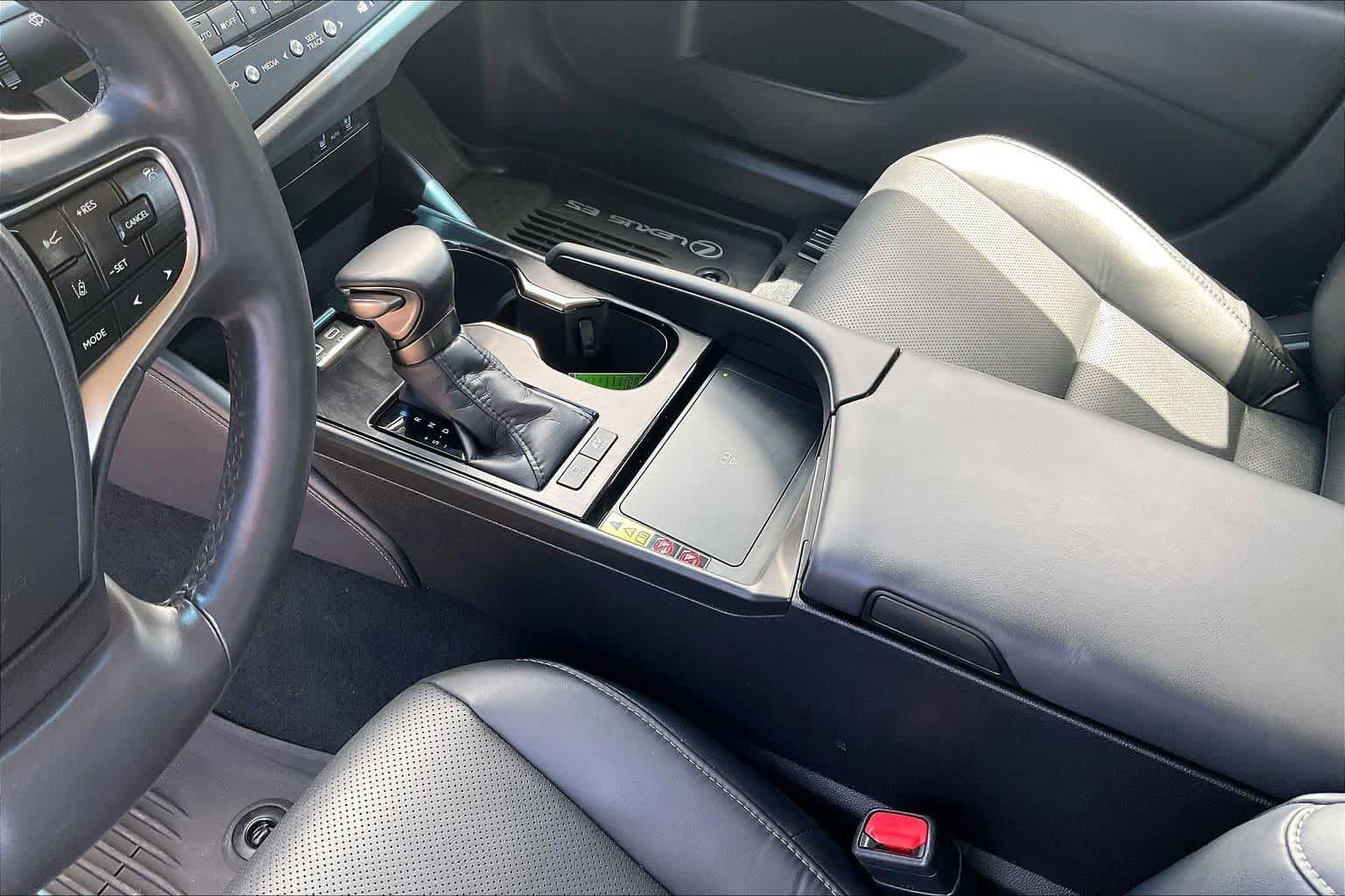 Certified Used 2025 Iridium Lexus  image 15