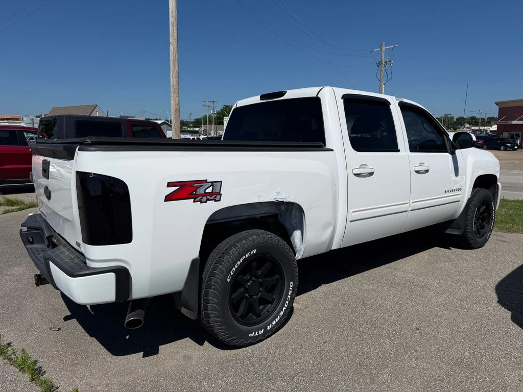 Used 2013 White Chevrolet LTZ image 5