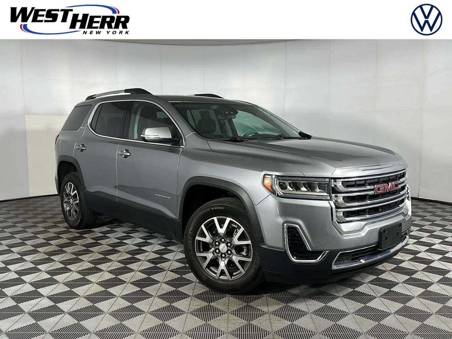 Used 2023 Sterling Metallic GMC SLE image 1
