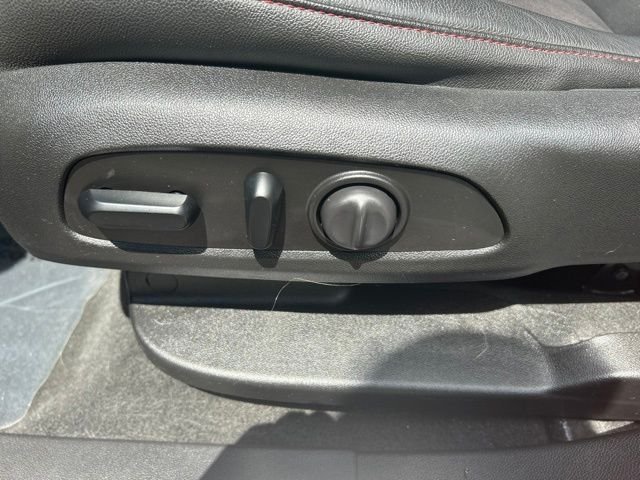 Used 2020 Red Chevrolet RS image 17