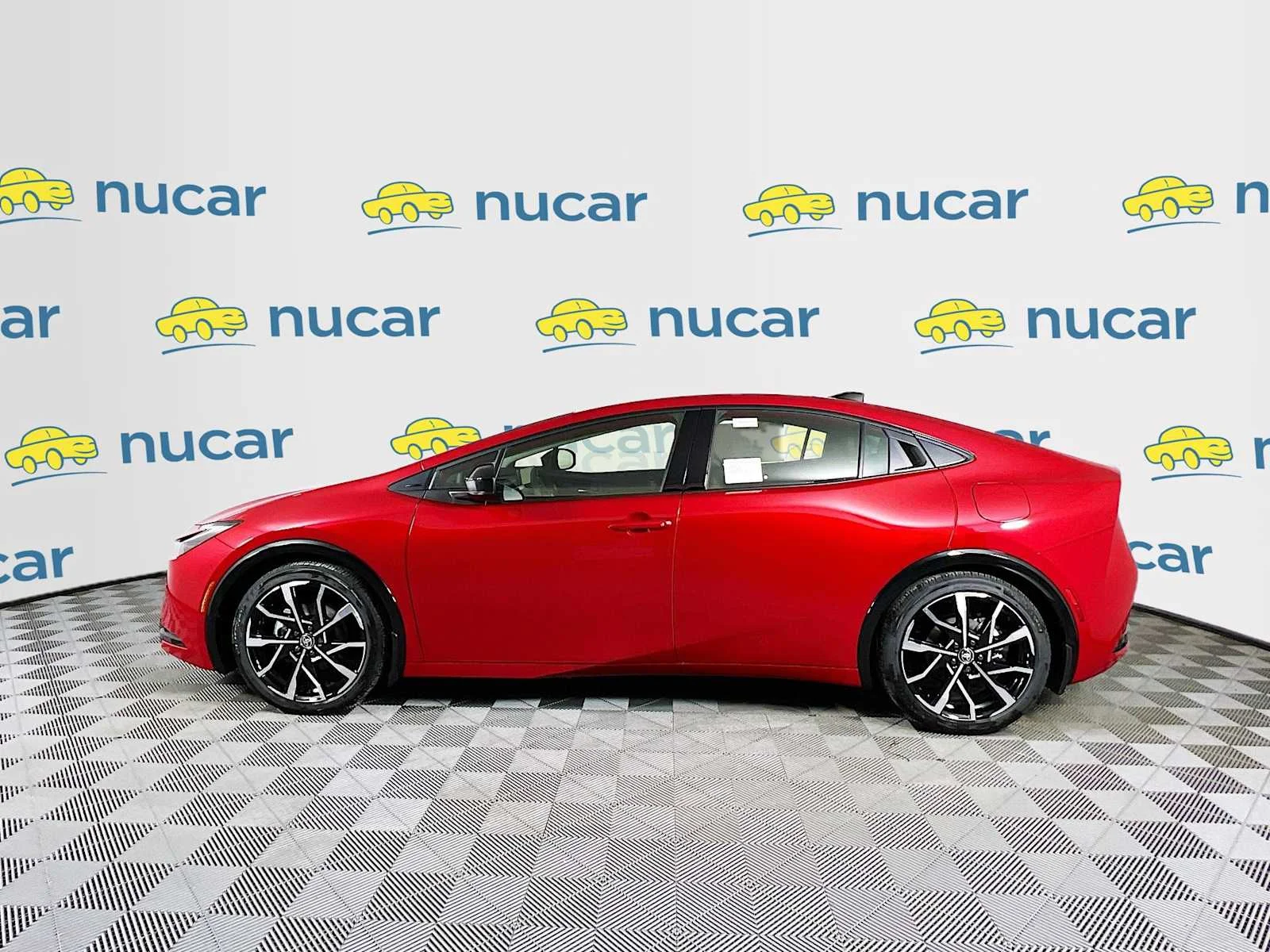 2026 Toyota Prius Plug-In Hybrid — photo 4