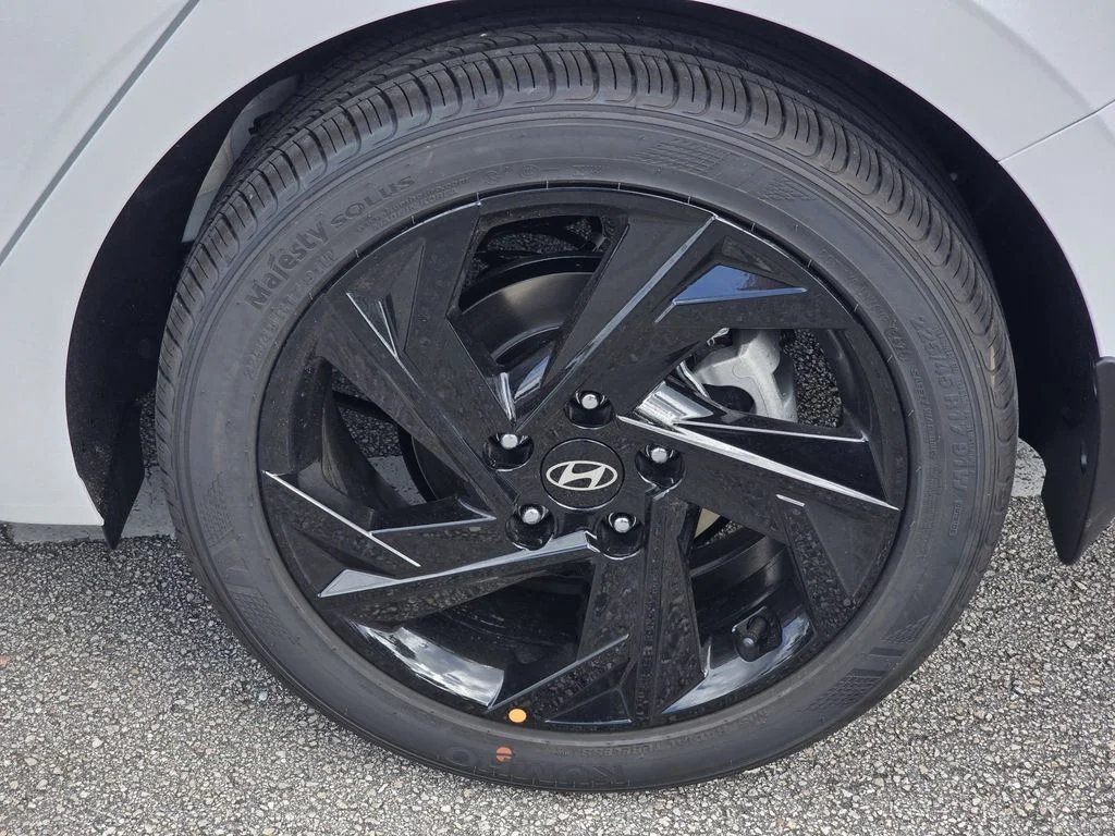 New 2026 White Hyundai SEL Sport image 5