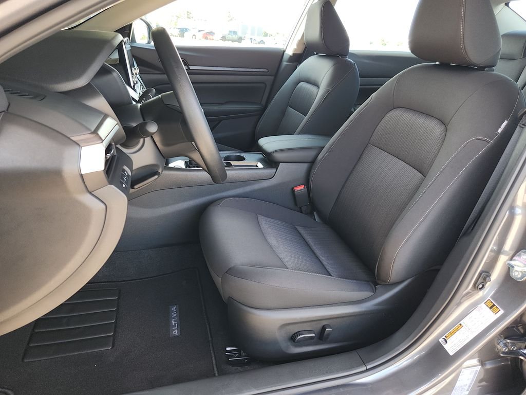 New 2026 Gray Nissan 2.5 SV image 8