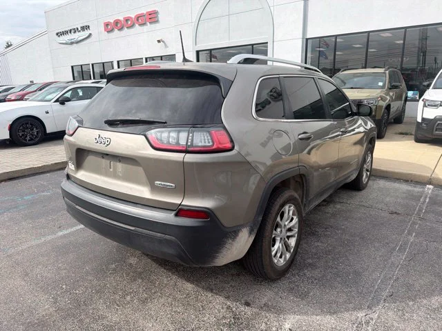 Used 2019 Beige Jeep Latitude image 8