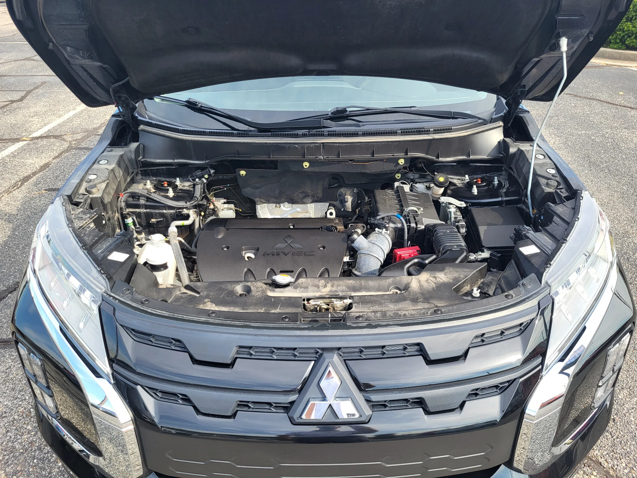 Used 2022 Labrador Black Pearl Mitsubishi LE image 25