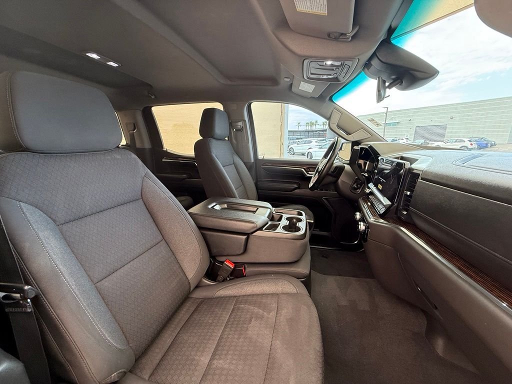 Used 2024 Onyx Black GMC Elevation image 16