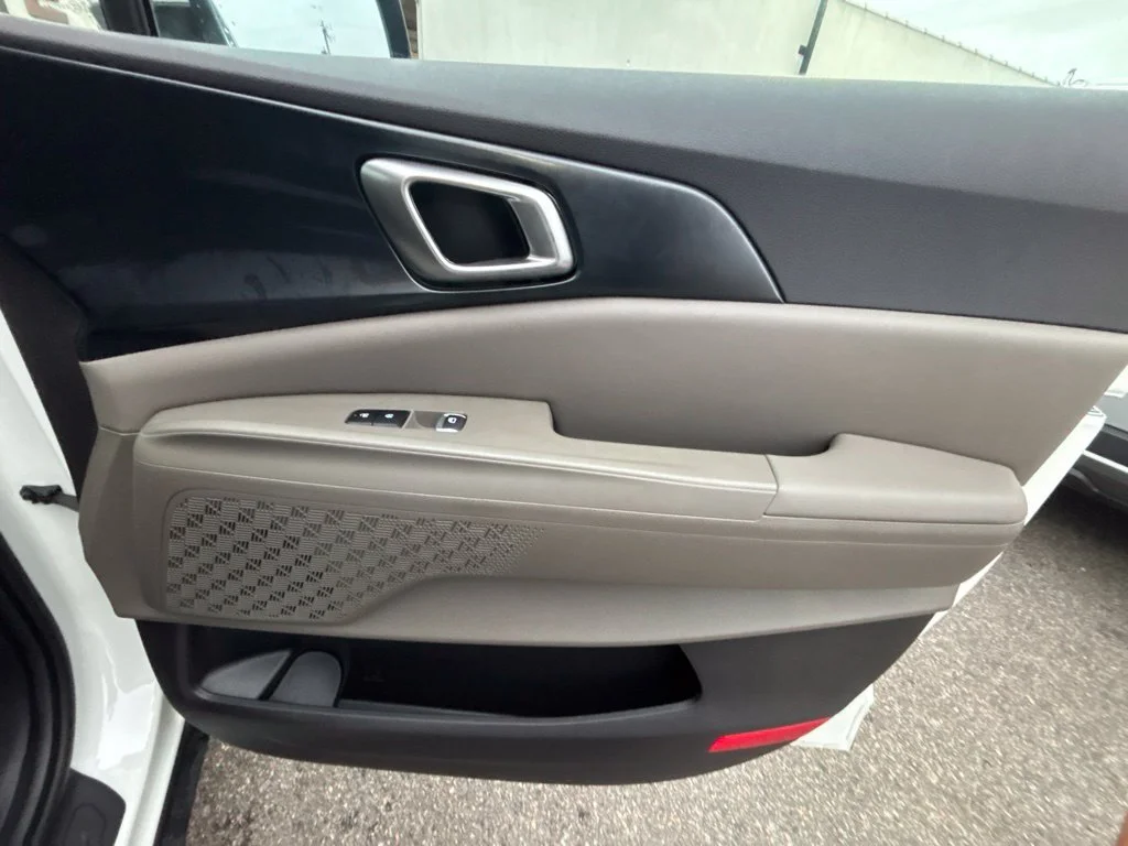 Certified Used 2026 White Kia LXS image 23