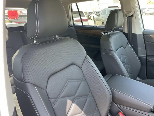 New 2026 White/off-white Volkswagen 2.0T SE w/Technology image 27
