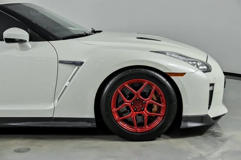 2019 Nissan GT-R Premium - Photo 14